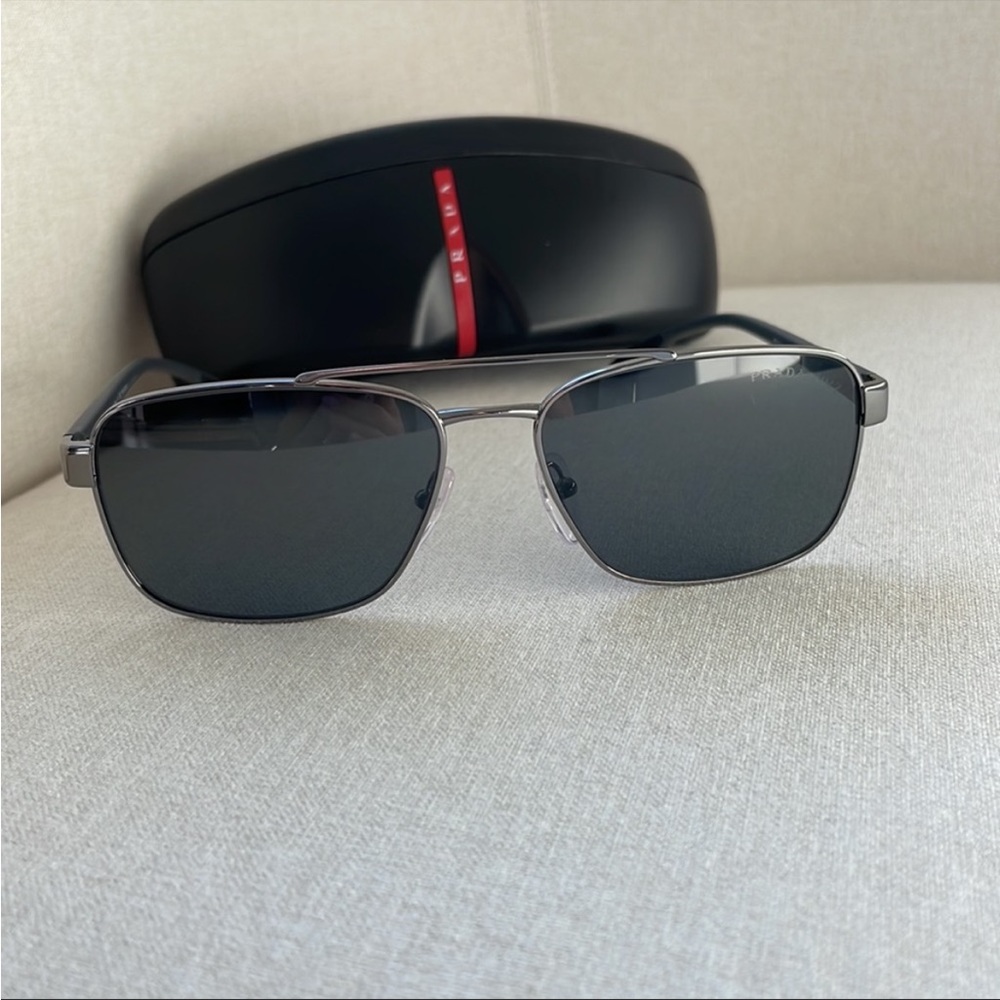 Authentic Prada sunglasses - Picture 5 of 9